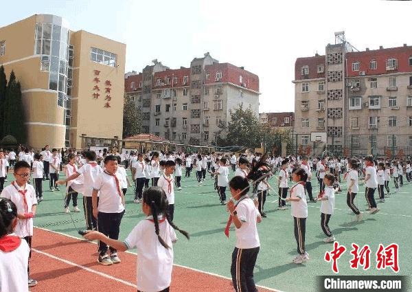 青岛创新体教融合模式：小场地激发运动活力 特